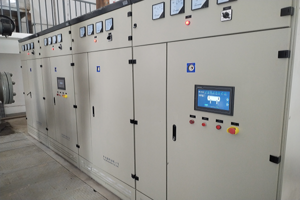 安徽某科技公司使用方快鍋爐兩臺CWDR1.15-95/70-||電鍋爐（1200kw）