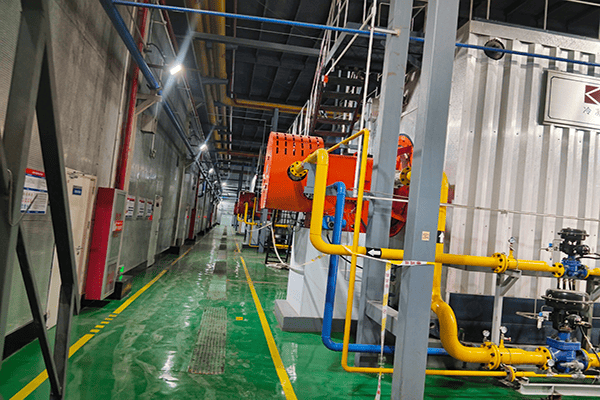 天津某熱源工廠使用方快鍋爐3臺80噸2臺40噸燃油氣水管熱水鍋爐