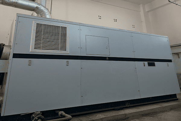 唐山狂歡動(dòng)物城水世界一臺(tái)1400kw燃?xì)庹婵諢崴仩t